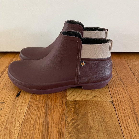 BOGS waterproof booties, size 8. Like new! - Picture 3 of 8